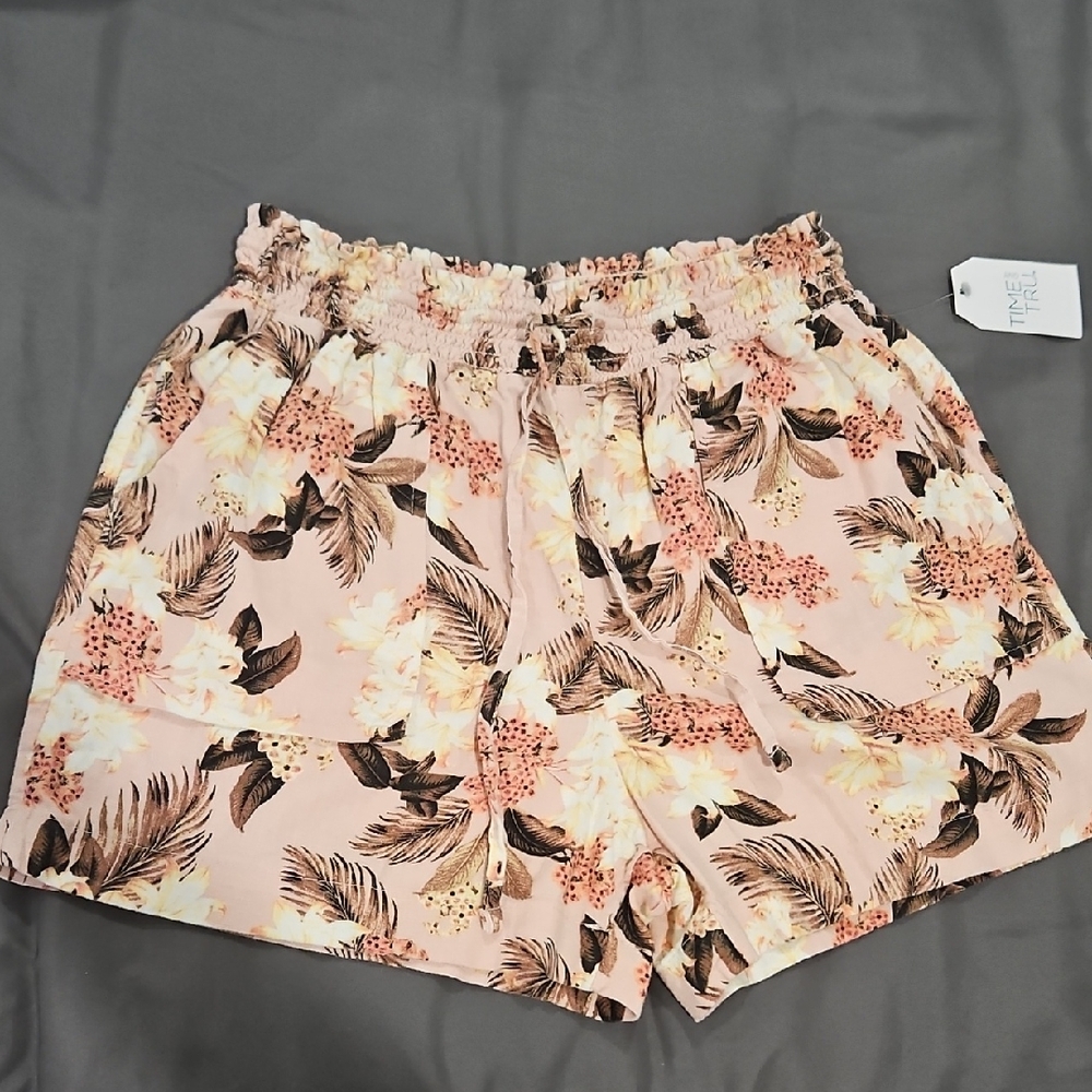 3/$15 Super Cute Pink Tropical Print Shorts